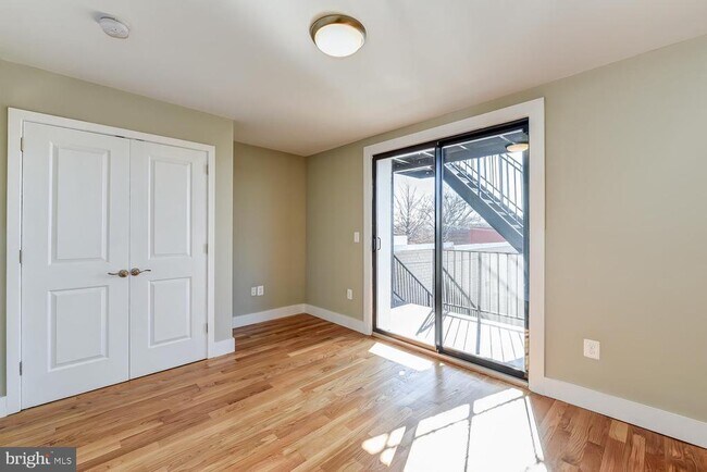 Building Photo - 2031 Benning Rd NE