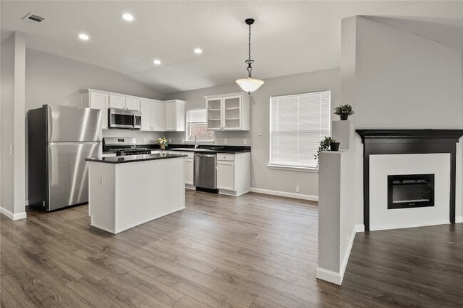 Building Photo - 6718 Ambercrest Dr