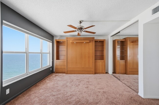Building Photo - 3900 Galt Ocean Dr
