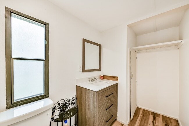 Building Photo - 1749 Max Rd