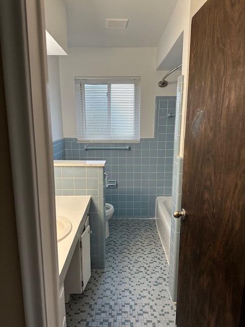 Building Photo - 18547 Hillcrest St