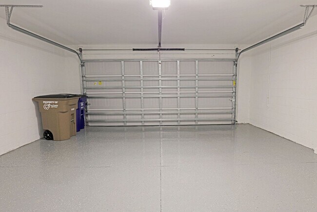 Building Photo - AVAILABLE NOW IN IBIS LANDING