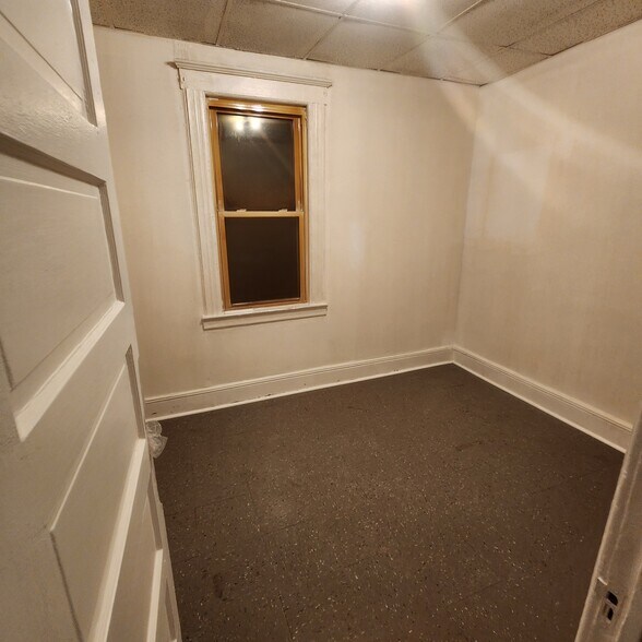 Building Photo - 13 Brinkerhoff Pl