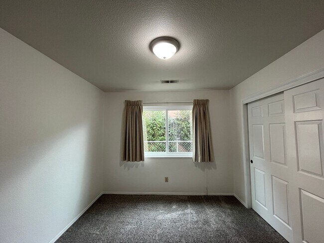 Building Photo - **PENDING**