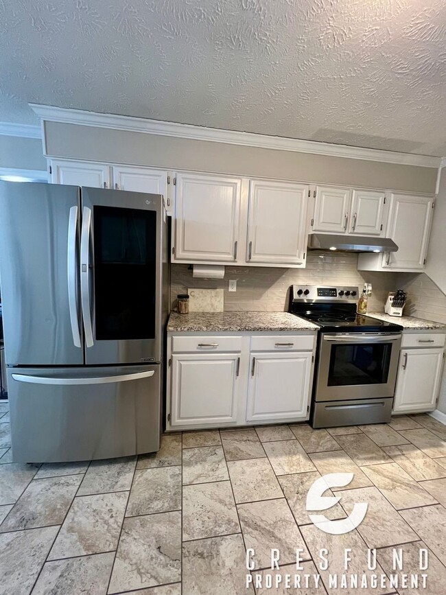 Building Photo - 2020 Penrose Dr