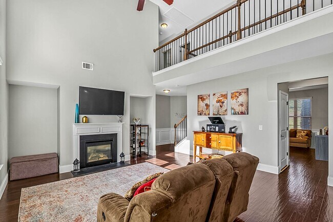 Building Photo - 173 Charolais Dr