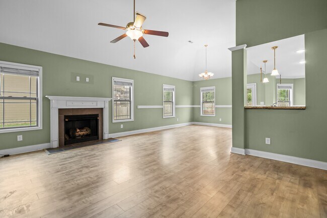 Building Photo - 128 Sycamore Hill Dr