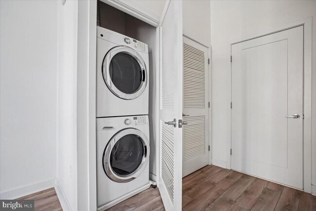 Building Photo - 460 New York Ave NW