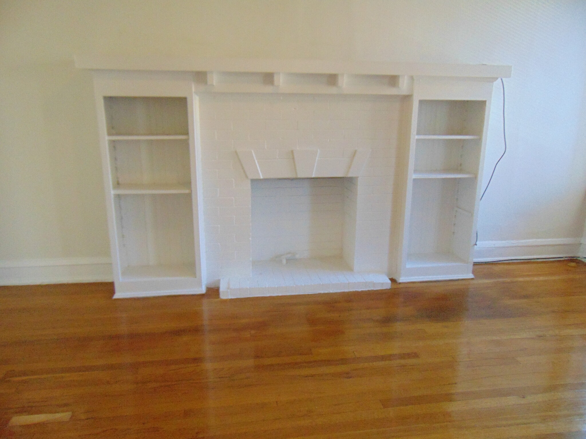 Building Photo - 2209 E 70th St