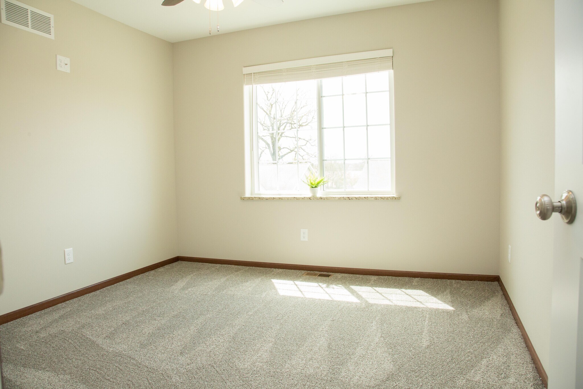 Building Photo - 6333 Pawnee Ln