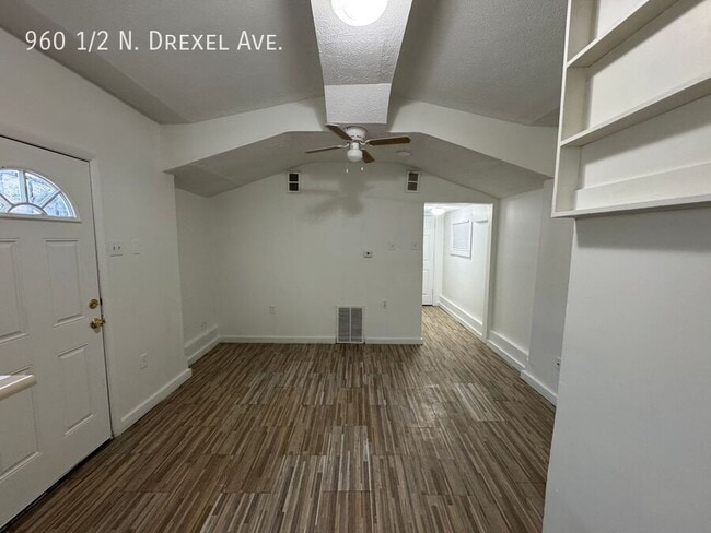Building Photo - 960 N Drexel Ave