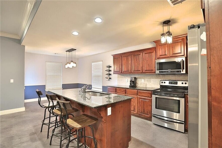 Building Photo - 1210 Medway Ln