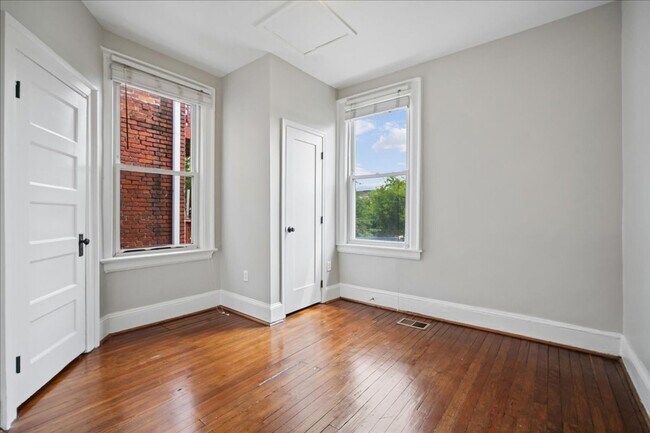 Building Photo - 3211 11th St NW