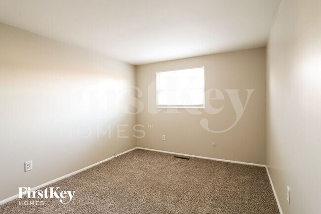 Building Photo - 4609 Paxton Dr S