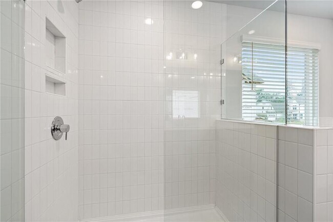 Building Photo - 4945 Shipley Ave