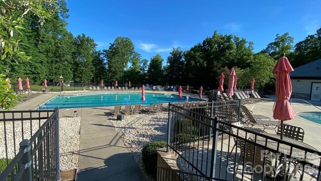 Building Photo - 8921 Pennegrove Cir