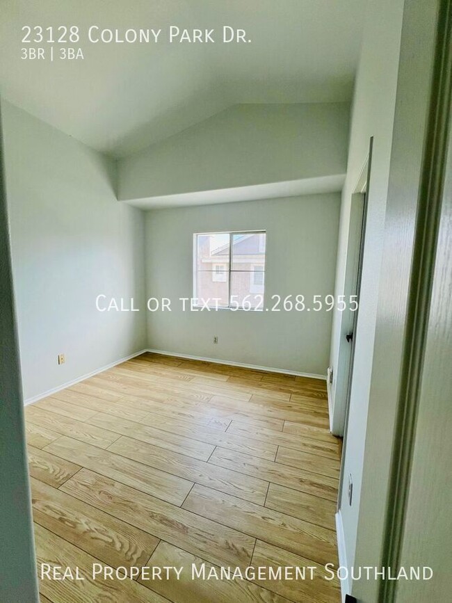 Building Photo - 23128 Colony Park Dr