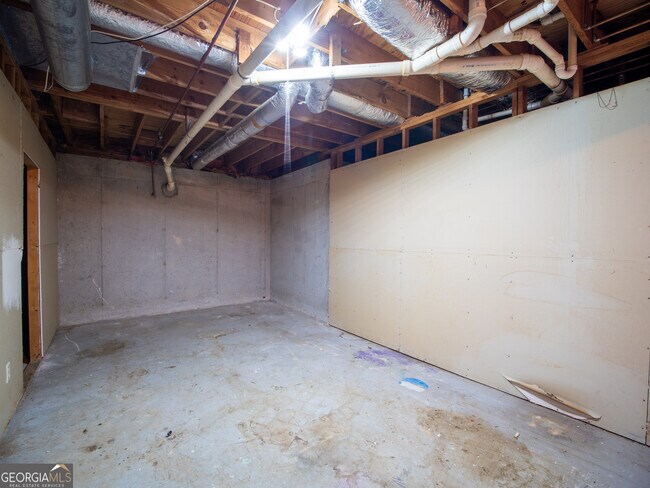 Building Photo - 4223 Lakes End Dr NW