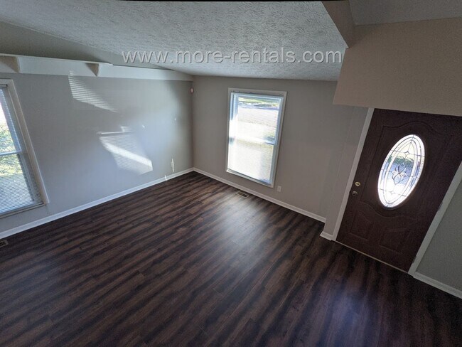 Building Photo - Remodeled house in Reynoldsburg (Groveport...
