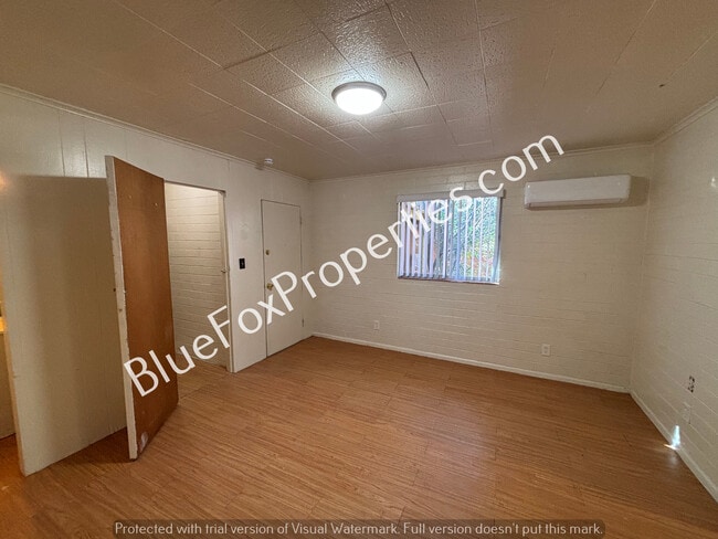 Building Photo - 809 N Irving Cir