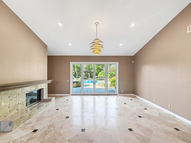 Building Photo - 14212 Sandhill Rd