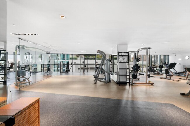 Building Photo - 900 Biscayne Blvd