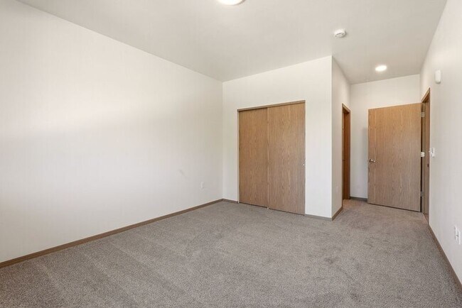 Building Photo - 1123 E Hastings Rd