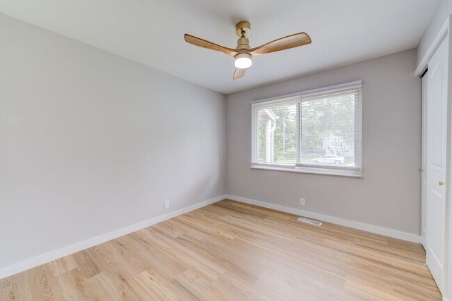 Building Photo - Beautiful renovated three bedroom house