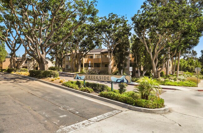 Building Photo - 9725 Mesa Springs Way