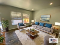 Building Photo - Renovated Rear Bungalow