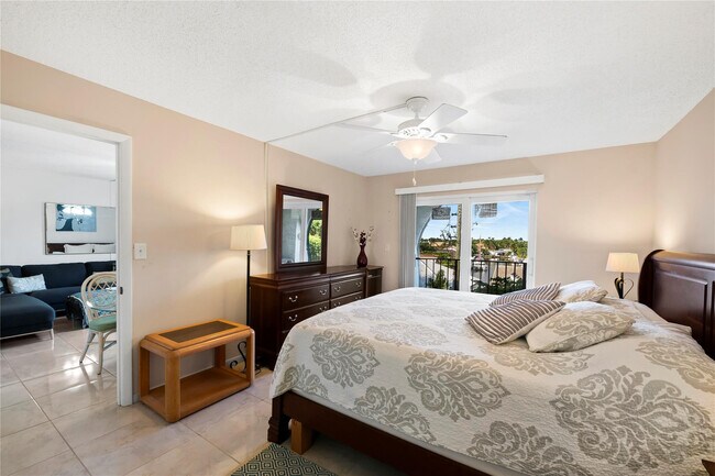 Building Photo - 3909 N Ocean Blvd