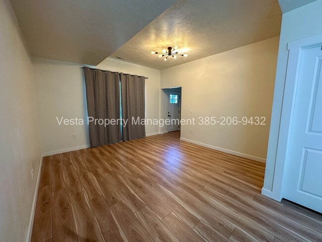 Building Photo - 2538 Orchard Ave