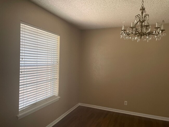 Building Photo - 3/2/2 LISD