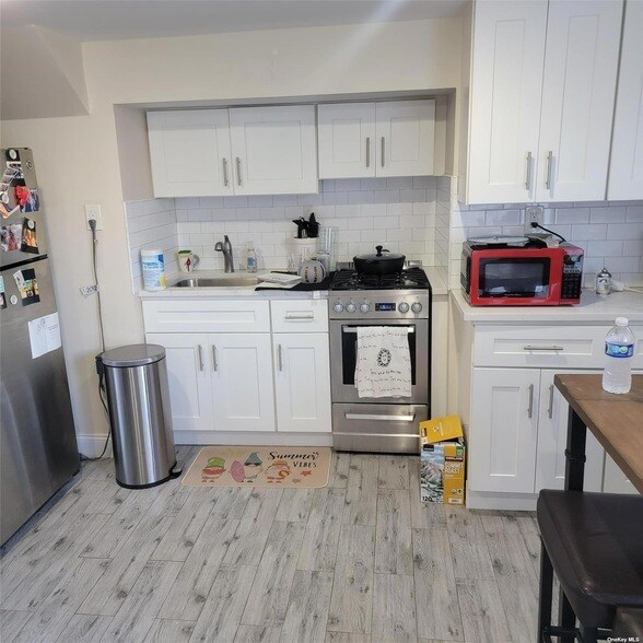 Building Photo - 155 Lincoln Blvd