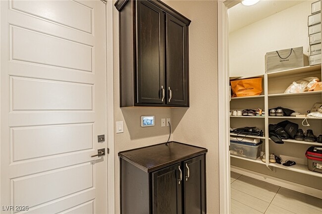 Building Photo - 6465 Farness St