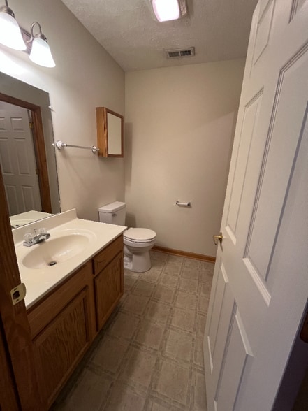 Building Photo - 2515 Franklin Turnpike