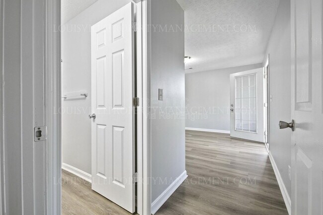 Building Photo - 306 Keeneland Dr