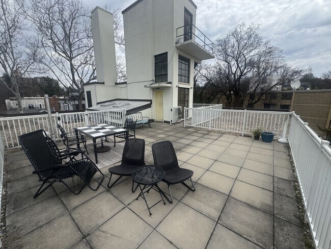 Building Photo - 3901 Tunlaw Rd NW