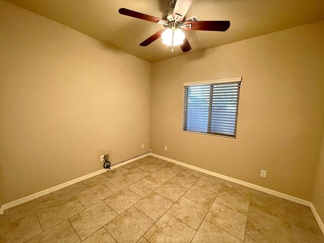 Building Photo - Beautiful 3 Bedroom Home in Central Kingman!
