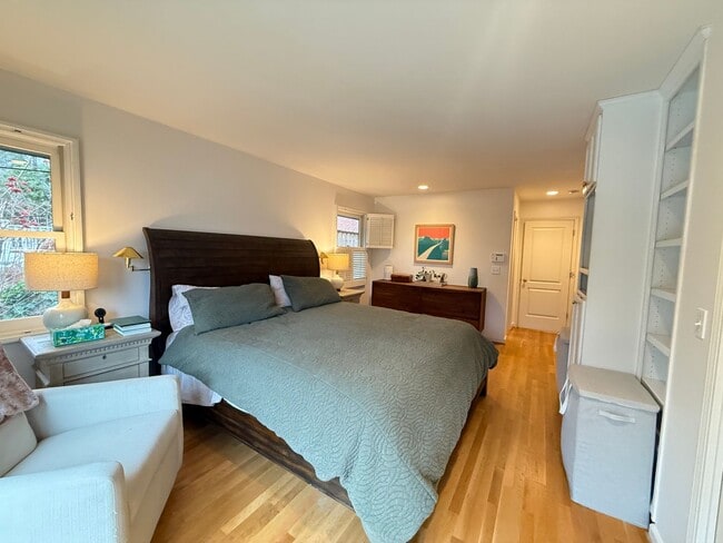 Building Photo - Beautiful & Bright! Sunning Council Crest Home W/ Exceptional Outdoor Sitting/Entertaining Areas!