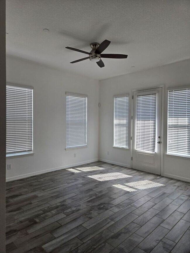 Building Photo - Stunning Three-Story Townhome, Located in the Heart of Altamonte Springs!