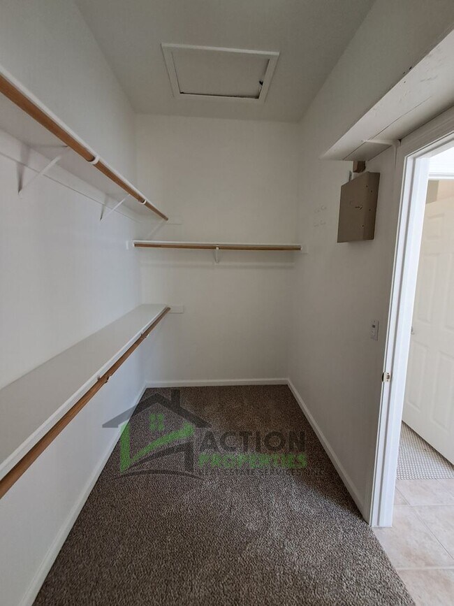 Building Photo - 7197 Marblethorpe Dr