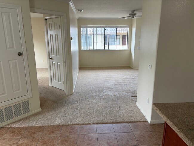Building Photo - 3553 Paseo de Francisco