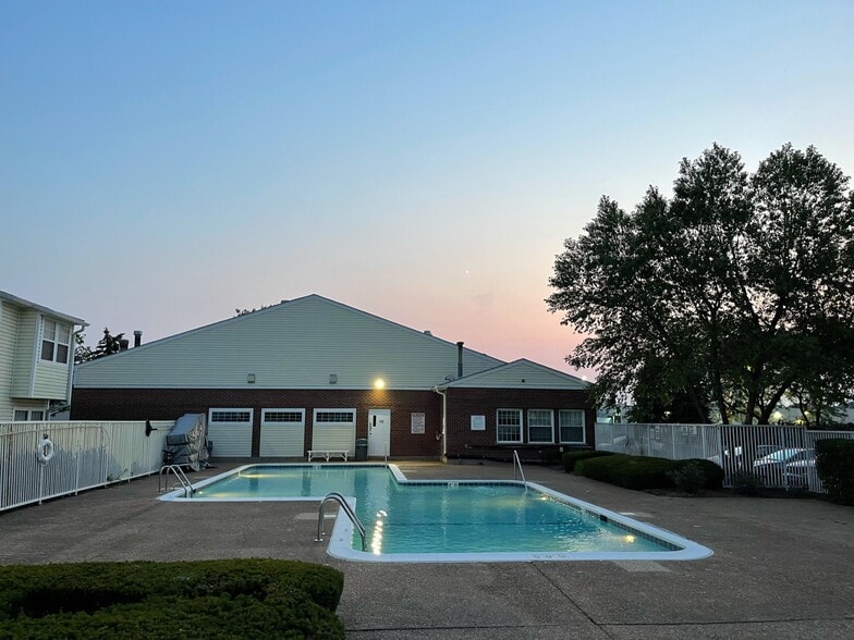 Building Photo - 1426 E Wyndham Cir