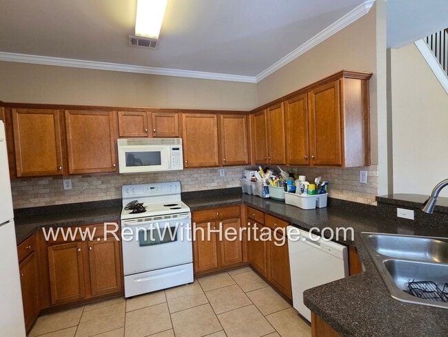 Building Photo - Gorgeous 5bd /3.5 bath Home/ Upgrades Galore/ Attention to Detail/ Great Location