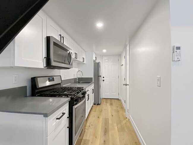 Building Photo - 3009 Vancouver Ave