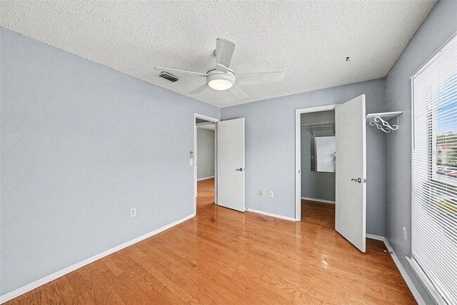 Building Photo - 9481 Highland Oak Dr