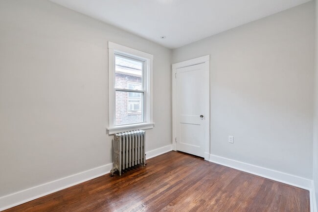 Building Photo - Exquisitely Renovated 3 Bedroom/ 2 Bath in Pittsburgh's East Side
