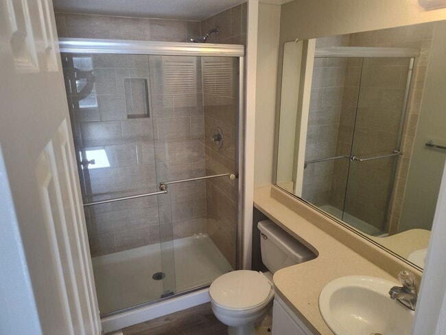 Building Photo - Gorgeous 2 bed Aurora condo for rent