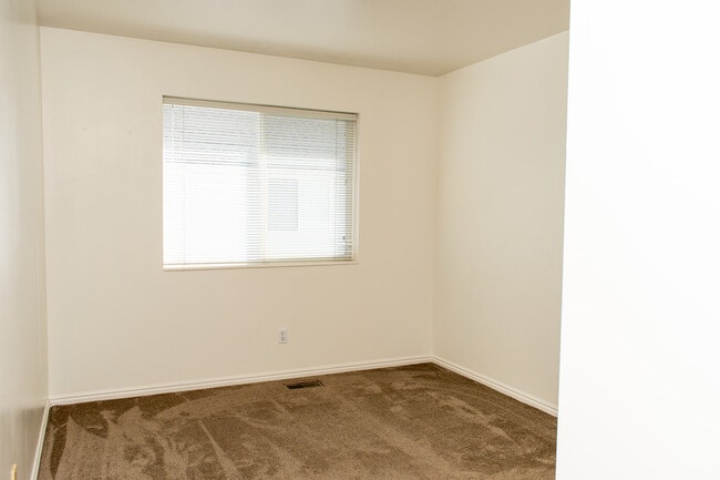 Building Photo - 1394 N 290 W
